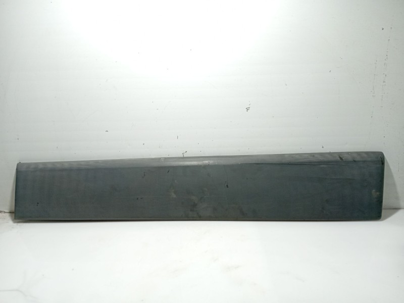 Recambio de moldura para nissan primastar autobús (x83) dci 80 referencia OEM IAM 8200036093  91165348