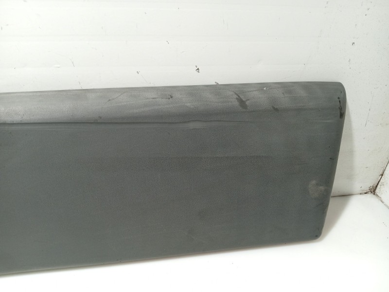 Recambio de moldura para nissan primastar autobús (x83) dci 80 referencia OEM IAM 8200036093  91165348