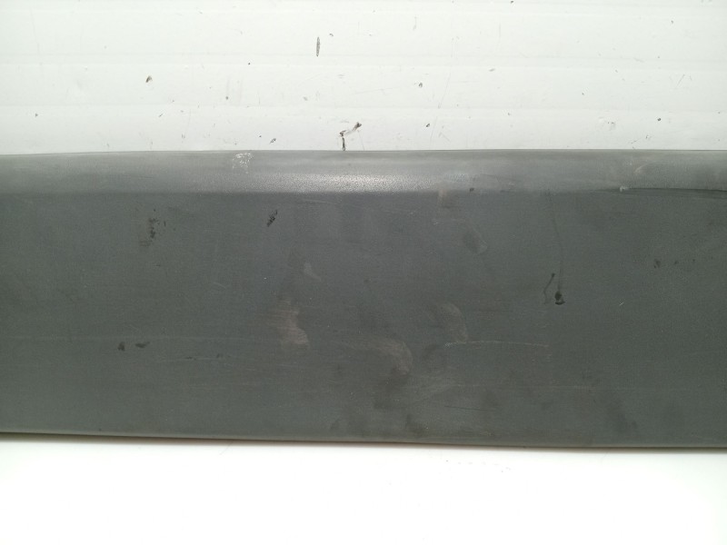 Recambio de moldura para nissan primastar autobús (x83) dci 80 referencia OEM IAM 8200036093  91165348