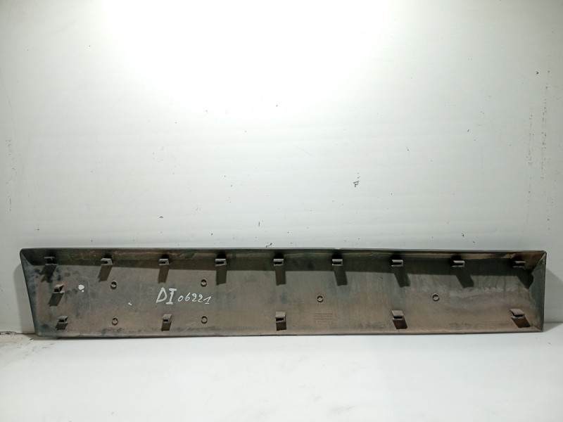 Recambio de moldura para nissan primastar autobús (x83) dci 80 referencia OEM IAM 8200036093  91165348