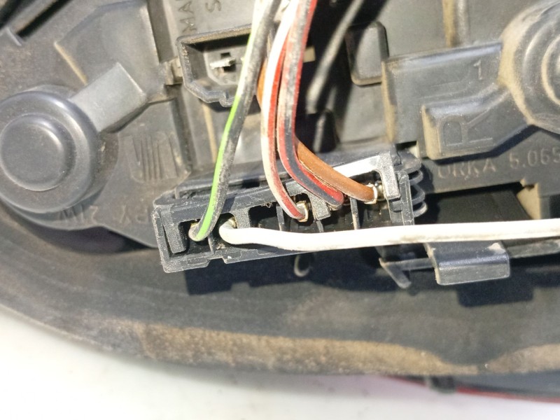 Recambio de piloto trasero derecho para seat leon (1m1) 1.6 16 v referencia OEM IAM 1M6945112  