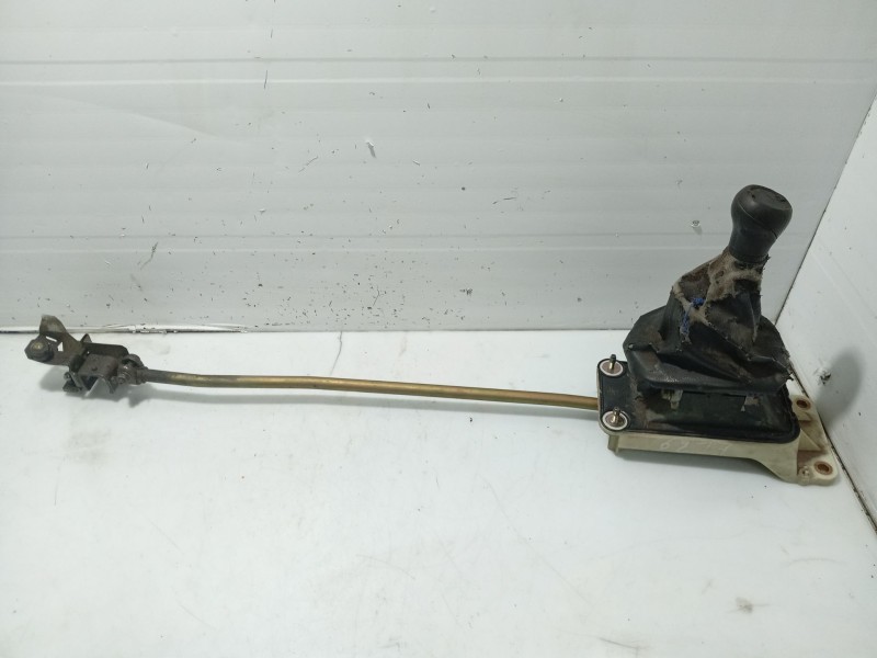 Recambio de palanca cambio para seat leon (1m1) 1.6 16 v referencia OEM IAM 1J0711025G  