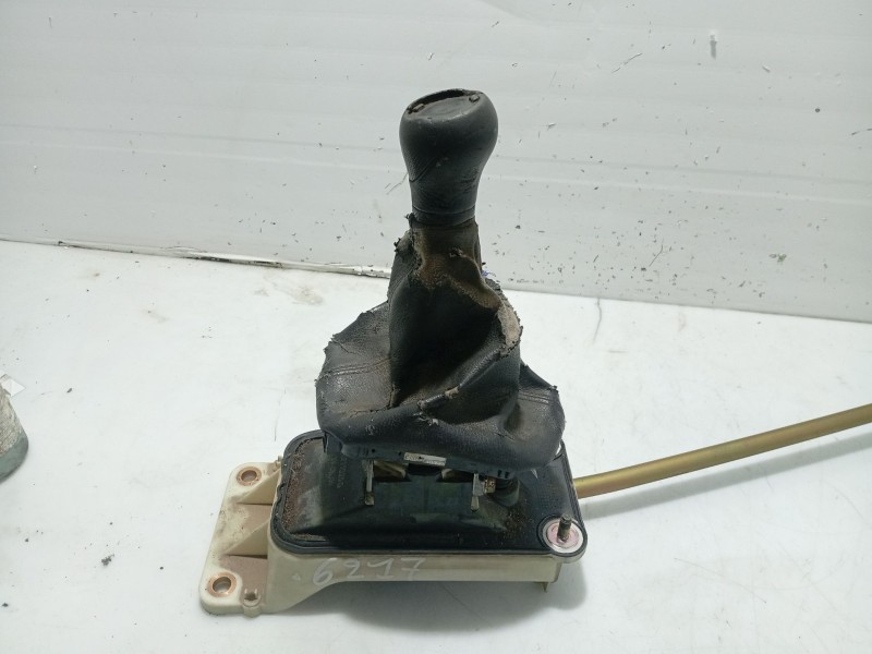 Recambio de palanca cambio para seat leon (1m1) 1.6 16 v referencia OEM IAM 1J0711025G  