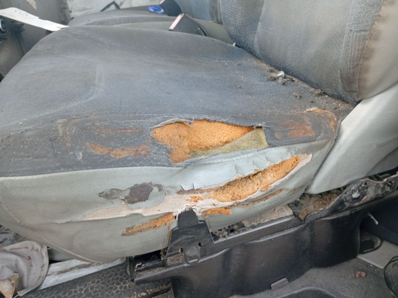 Recambio de asiento delantero izquierdo para nissan primastar autobús (x83) dci 80 referencia OEM IAM 6122ADI  