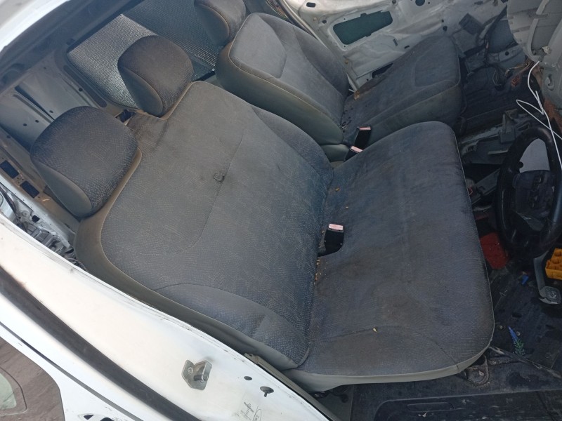 Recambio de asiento delantero derecho para nissan primastar autobús (x83) dci 80 referencia OEM IAM 6122ADD  