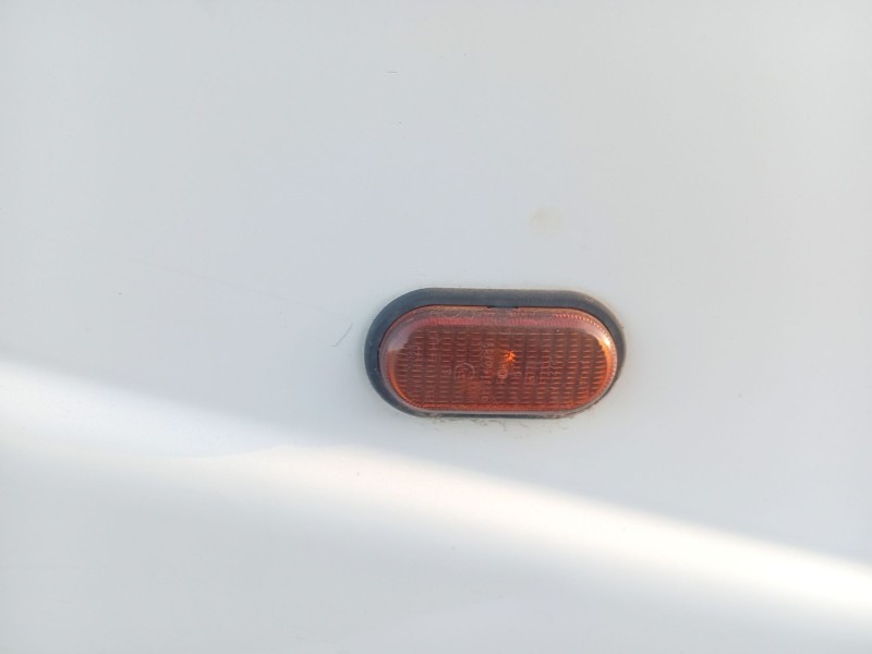 Recambio de piloto lateral derecho para nissan primastar autobús (x83) dci 80 referencia OEM IAM 2616000QAA  