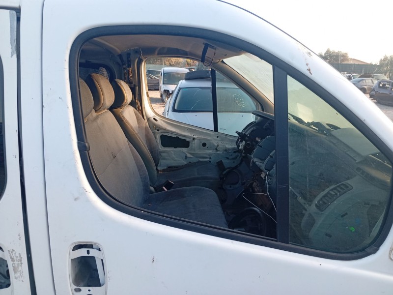 Recambio de luna delantera derecha para nissan primastar autobús (x83) dci 80 referencia OEM IAM 8030800QAC  