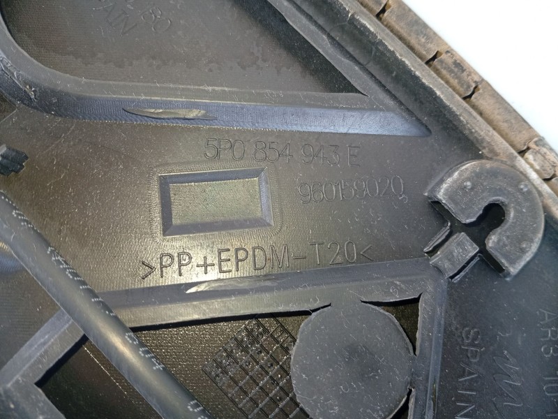 Recambio de moldura para seat altea xl (5p5, 5p8) 1.9 tdi referencia OEM IAM 5P0854699M3FZ 960159020 