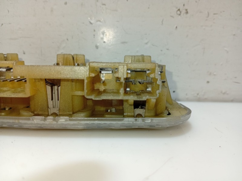 Recambio de luz interior delantera central para citroën c4 picasso referencia OEM IAM 6362Q2 9680713880 