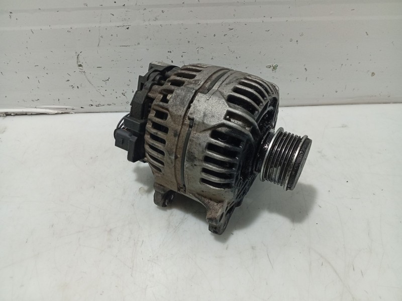 Recambio de alternador para seat toledo ii (1m2) 1.9 tdi referencia OEM IAM 028903028D  