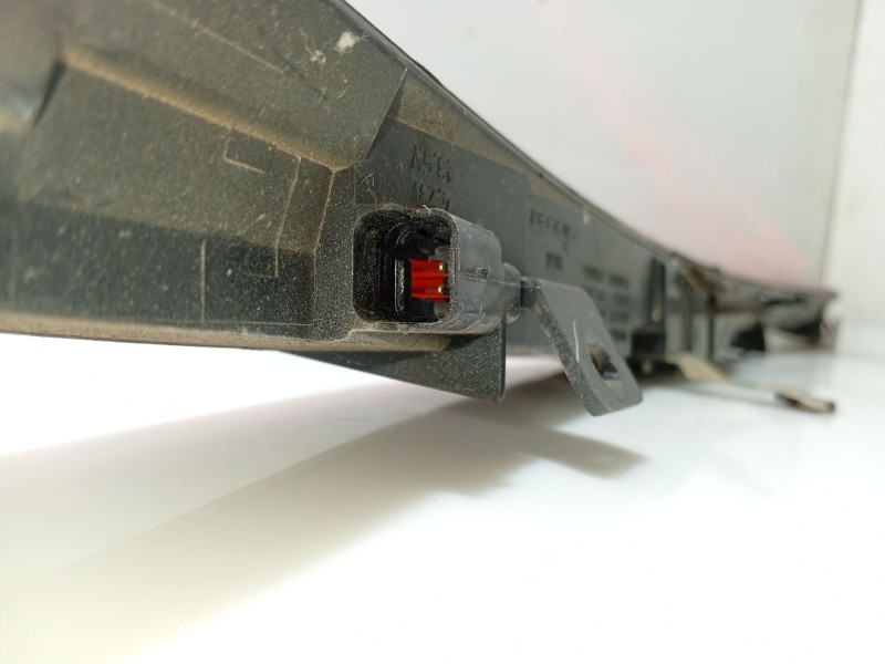 Recambio de piloto central de freno para citroën c4 picasso referencia OEM IAM 6351HT 9654435580 6351Z7