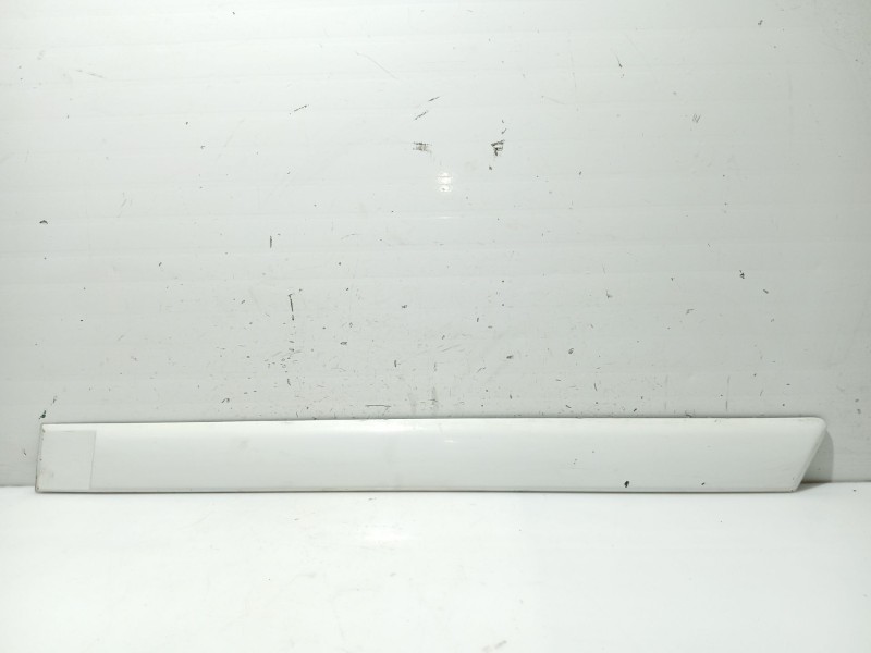 Recambio de moldura puerta trasera izquierda para citroën c4 picasso referencia OEM IAM 8546R7 96590379XT 9654402677