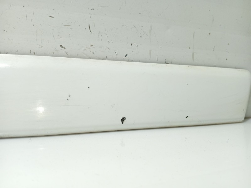 Recambio de moldura puerta trasera izquierda para citroën c4 picasso referencia OEM IAM 8546R7 96590379XT 9654402677