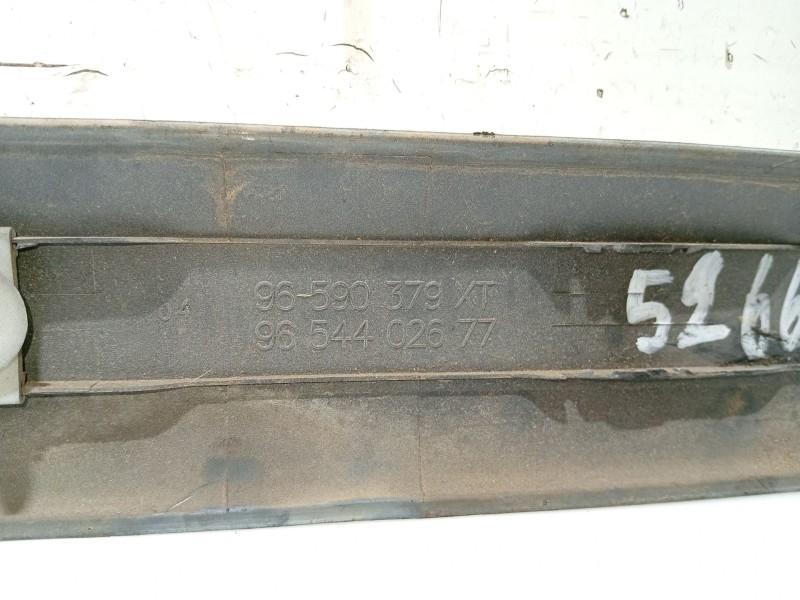 Recambio de moldura puerta trasera izquierda para citroën c4 picasso referencia OEM IAM 8546R7 96590379XT 9654402677