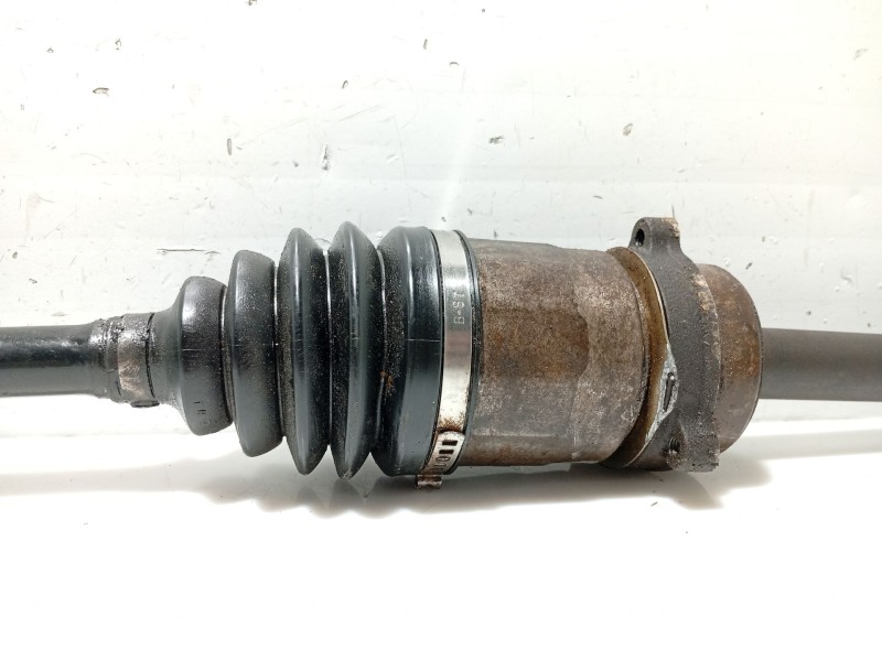 Recambio de transmision delantera derecha para nissan primera hatchback (p11) 2.0 td referencia OEM IAM 391002F605  