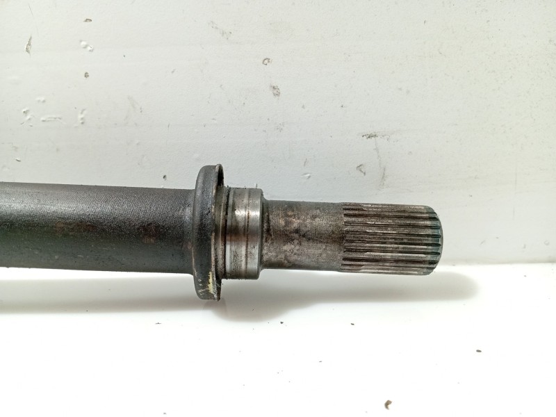 Recambio de transmision delantera derecha para nissan primera hatchback (p11) 2.0 td referencia OEM IAM 391002F605  