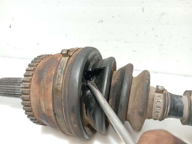 Recambio de transmision delantera izquierda para nissan primera hatchback (p11) 2.0 td referencia OEM IAM 391012F605  