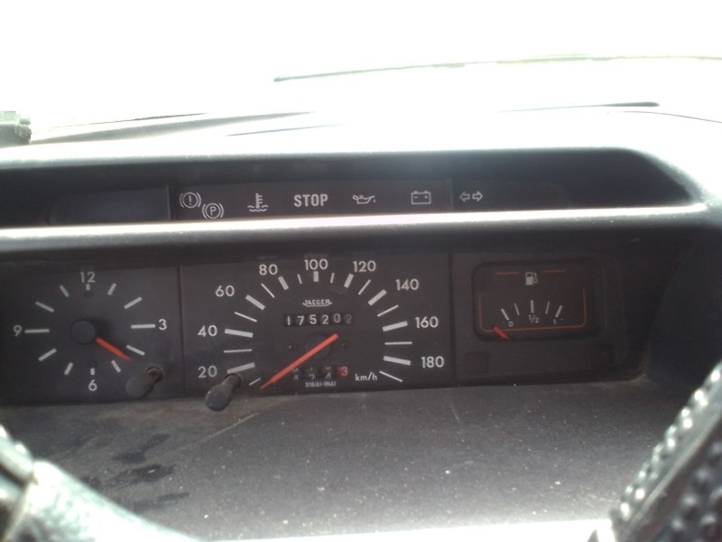 peugeot 205 furgoneta/hatchback del año 1996