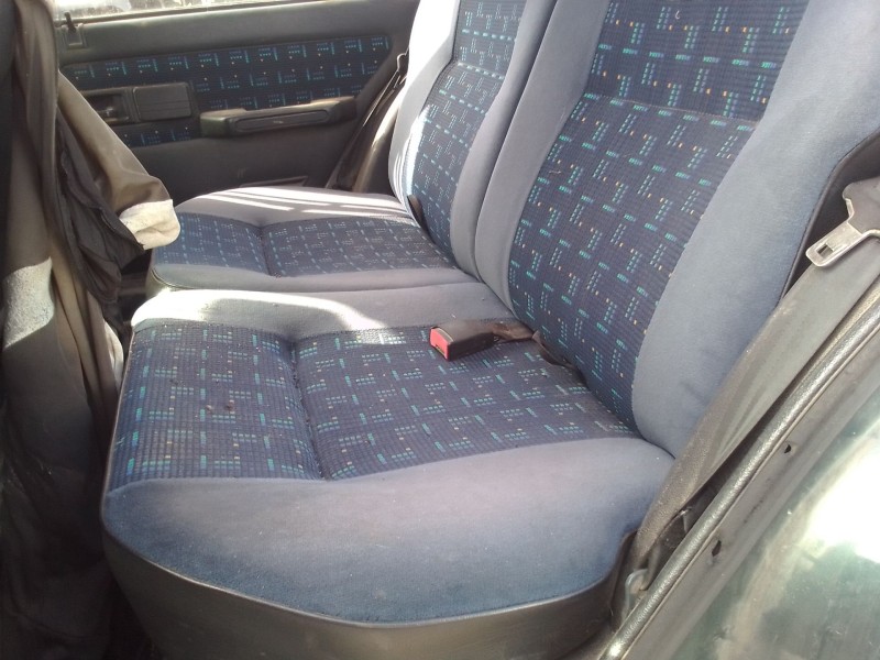 peugeot 205 furgoneta/hatchback del año 1996