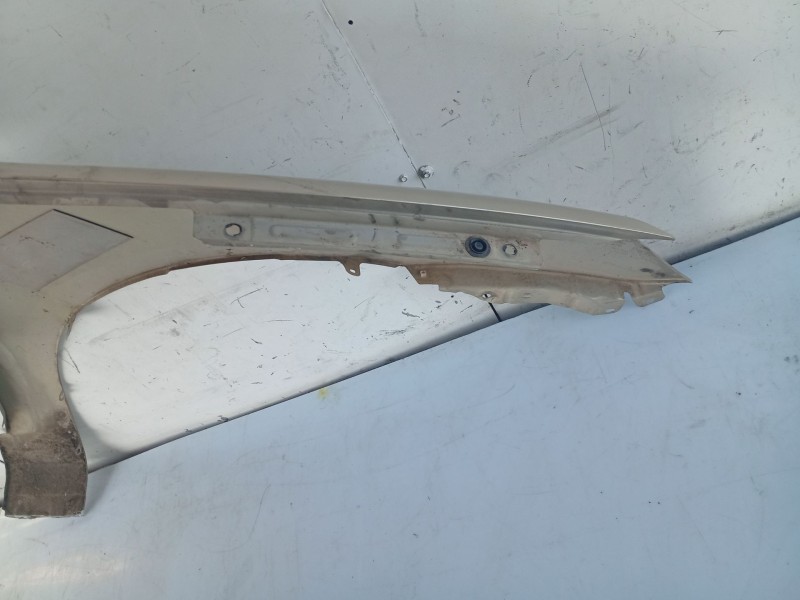 Recambio de aleta delantera izquierda para kia carens (un) referencia OEM IAM 663111D050  