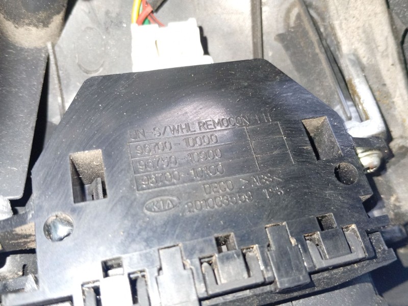 Recambio de volante para kia carens (un) referencia OEM IAM 561101D711WK  