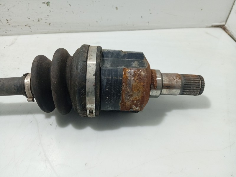 Recambio de transmision delantera izquierda para kia carens (un) referencia OEM IAM 495011D700  