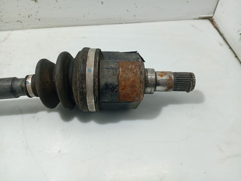 Recambio de transmision delantera derecha para kia carens (un) referencia OEM IAM 495001D700  