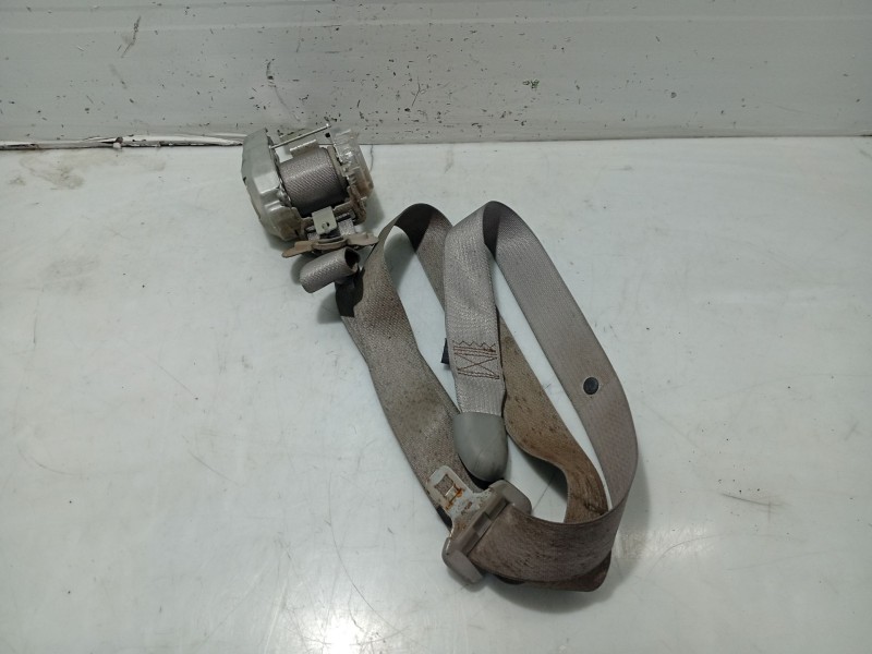 Recambio de cinturon seguridad delantero derecho para kia carens (un) referencia OEM IAM 888201D200S8  