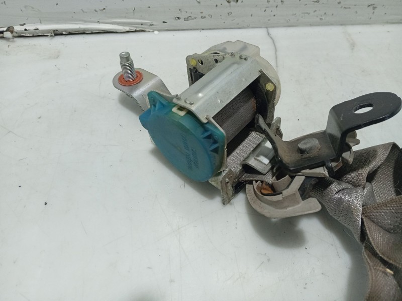 Recambio de cinturon seguridad trasero izquierdo para kia carens (un) referencia OEM IAM 898101D030  
