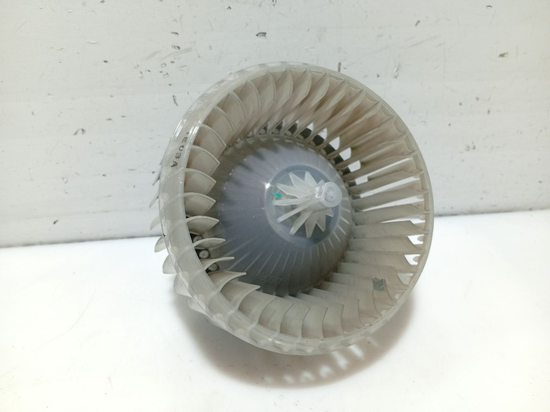 Recambio de ventilador calefaccion para chevrolet aveo berlina hatchback 1.2 cat referencia OEM IAM 95472959  