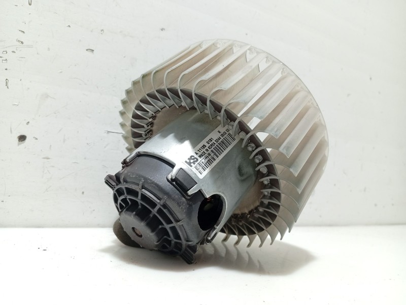 Recambio de ventilador calefaccion para chevrolet aveo berlina hatchback 1.2 cat referencia OEM IAM 95472959  