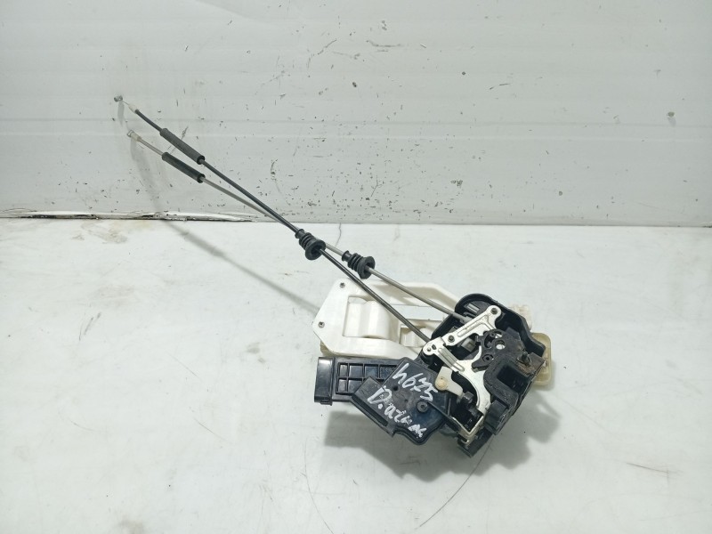 Recambio de cerradura puerta trasera derecha para kia carens (un) referencia OEM IAM 814201D010  