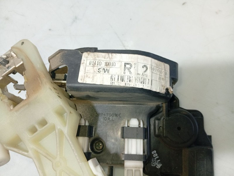 Recambio de cerradura puerta trasera izquierda para kia carens (un) referencia OEM IAM 814101D010  