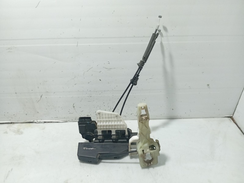 Recambio de cerradura puerta delantera izquierda para kia carens (un) referencia OEM IAM 813101D010  