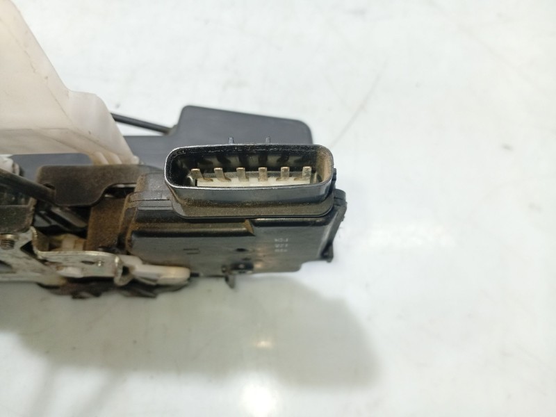 Recambio de cerradura puerta delantera izquierda para kia carens (un) referencia OEM IAM 813101D010  