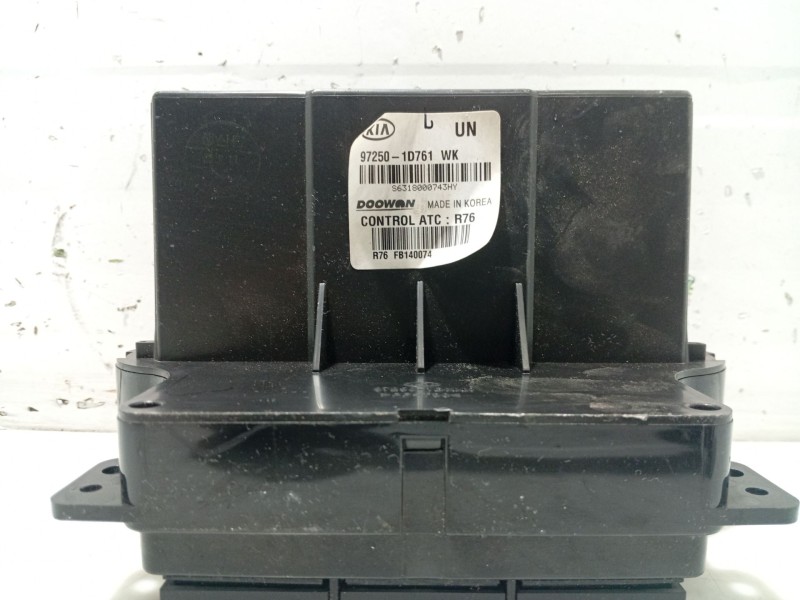 Recambio de mando calefaccion / aire acondicionado para kia carens (un) referencia OEM IAM 972501D761  R76FB140074