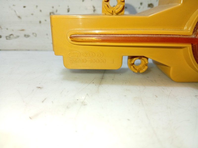 Recambio de warning para kia carens (un) referencia OEM IAM   937901D000