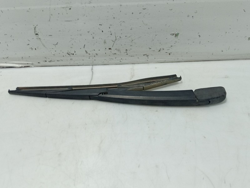 Recambio de brazo limpia trasero para kia carens (un) referencia OEM IAM   