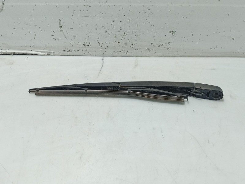 Recambio de brazo limpia trasero para kia carens (un) referencia OEM IAM   