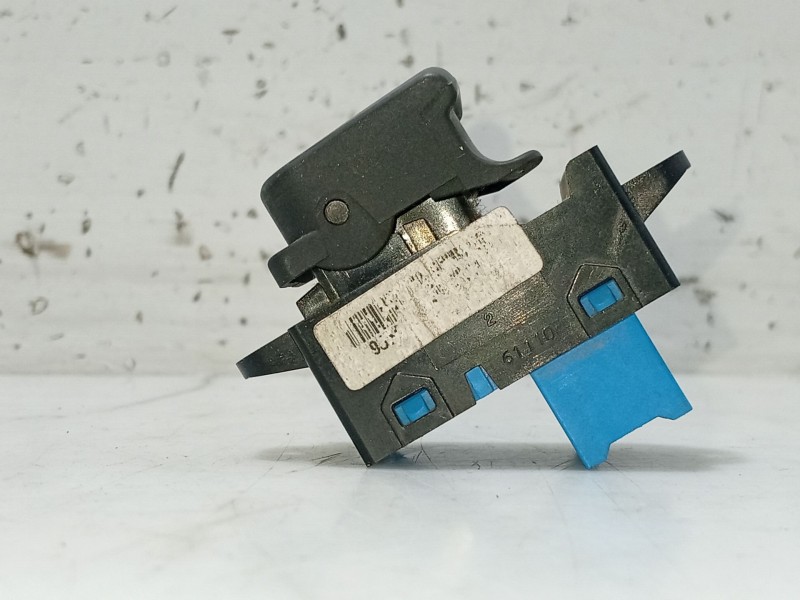 Recambio de mando elevalunas trasero izquierdo para kia carens (un) referencia OEM IAM 935801D000  