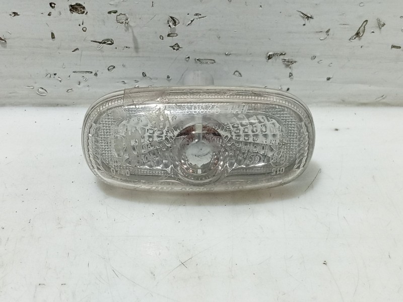 Recambio de piloto lateral izquierdo para kia carens (un) referencia OEM IAM 923033K0  A045048