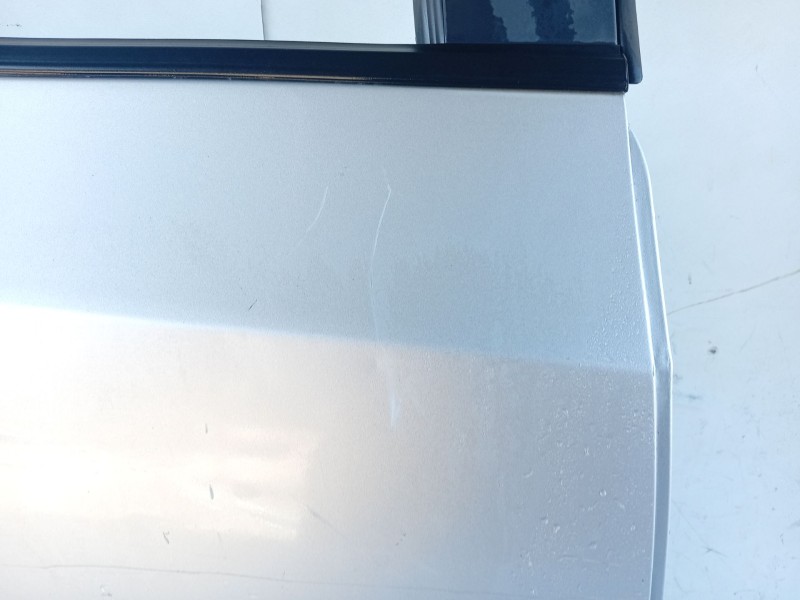 Recambio de puerta trasera derecha para chevrolet aveo berlina hatchback 1.2 cat referencia OEM IAM 95330583  