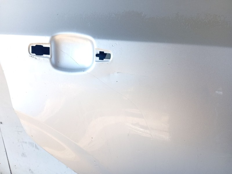 Recambio de puerta trasera derecha para chevrolet aveo berlina hatchback 1.2 cat referencia OEM IAM 95330583  