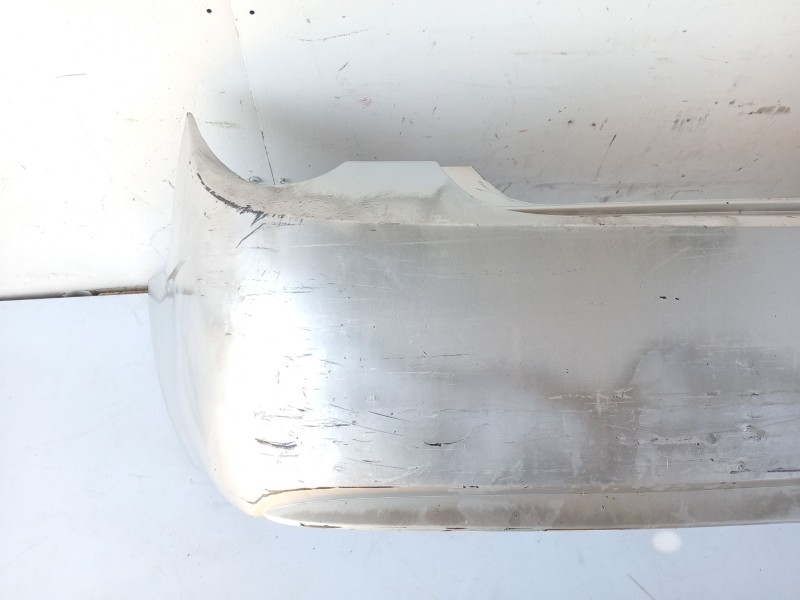 Recambio de paragolpes trasero para chevrolet aveo berlina hatchback 1.2 cat referencia OEM IAM 95460675 95460678 