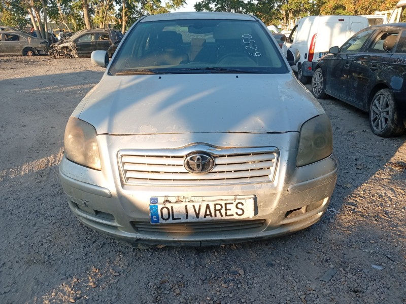 toyota avensis sedán (_t25_) del año 2005