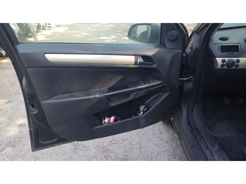 opel astra h (a04) del año 2009