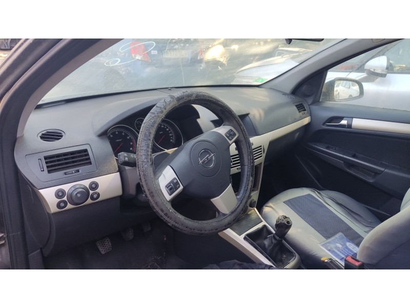 opel astra h (a04) del año 2009