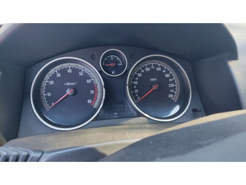 opel astra h (a04) del año 2009