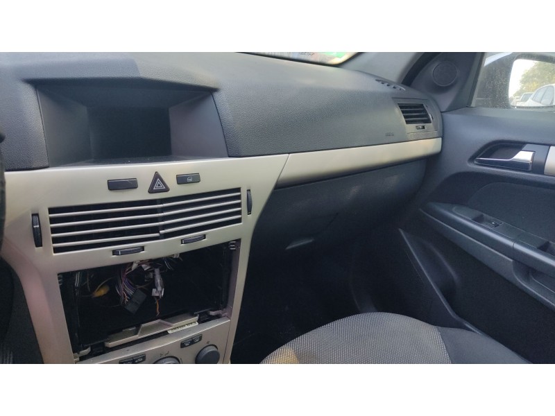 opel astra h (a04) del año 2009