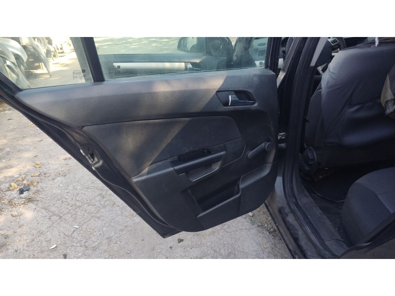 opel astra h (a04) del año 2009